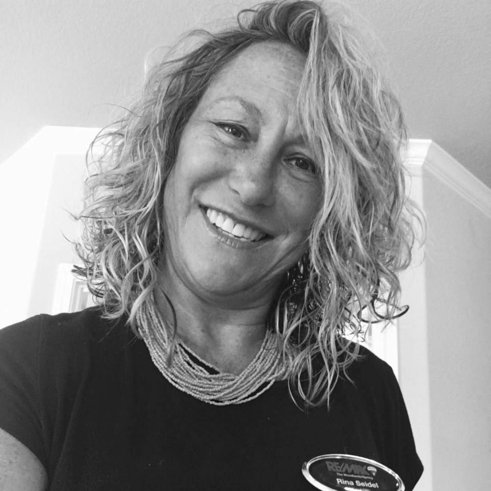 Meet your Posher, Rina